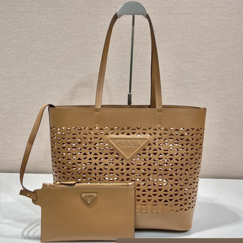 Pra*a shopping bags